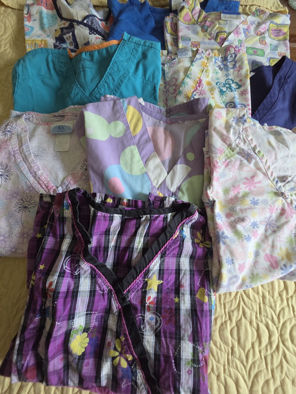 Women's Soft  Scrub Tops Size Lg. Bundle Of 10